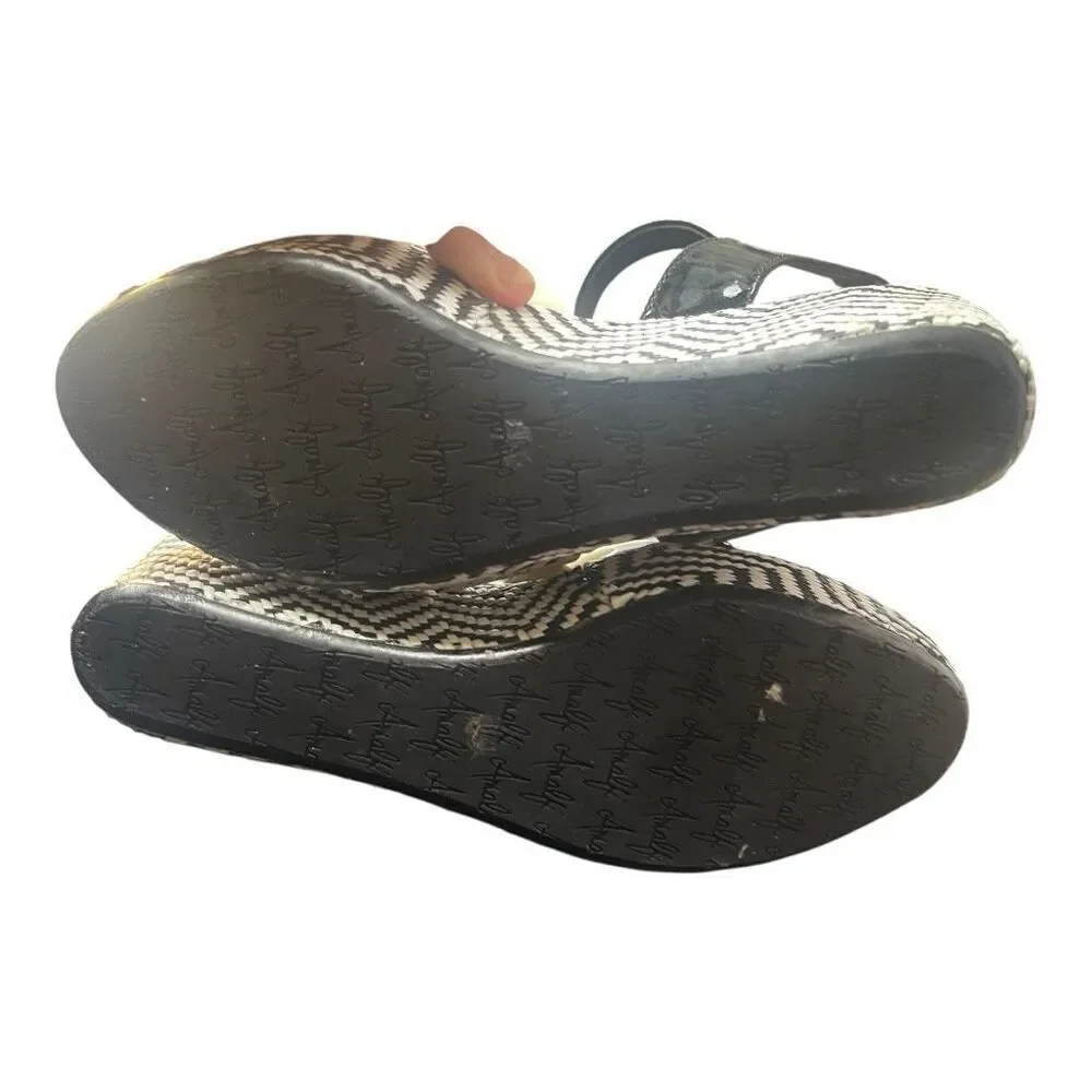 Amalfi by.Rangoni Monna Black &‎ White Chevron Wedge Heels Size 6